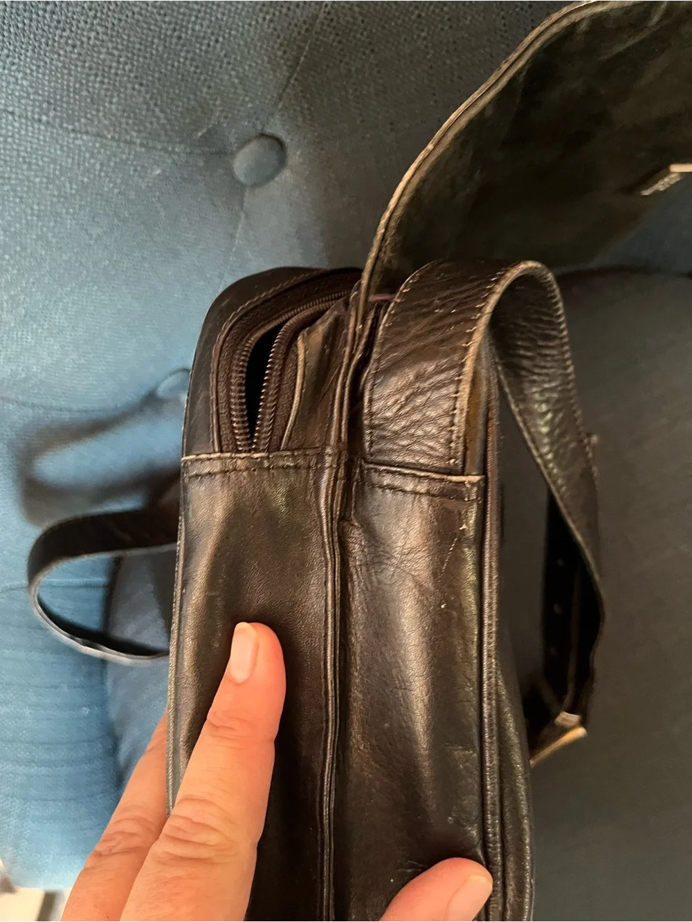 Vintage Kenneth Cole Genuine Leather Shoulder Crossbody Bag